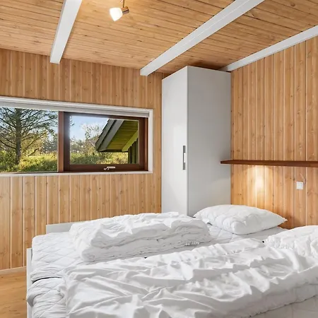 Emeli - 1-3km From The Sea By Interhome