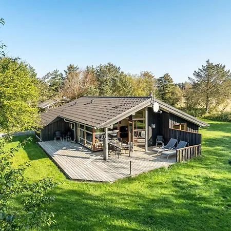 Emeli - 1-3km From The Sea By Interhome